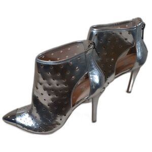 Victoria Secret Women Size 7.5 Unique Angel Runway Silver Ankle High Heel